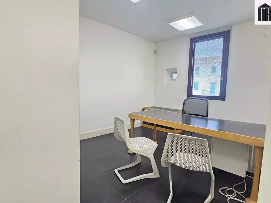 Immagine 22 di Ufficio in vendita  a Santa Croce Sull'arno