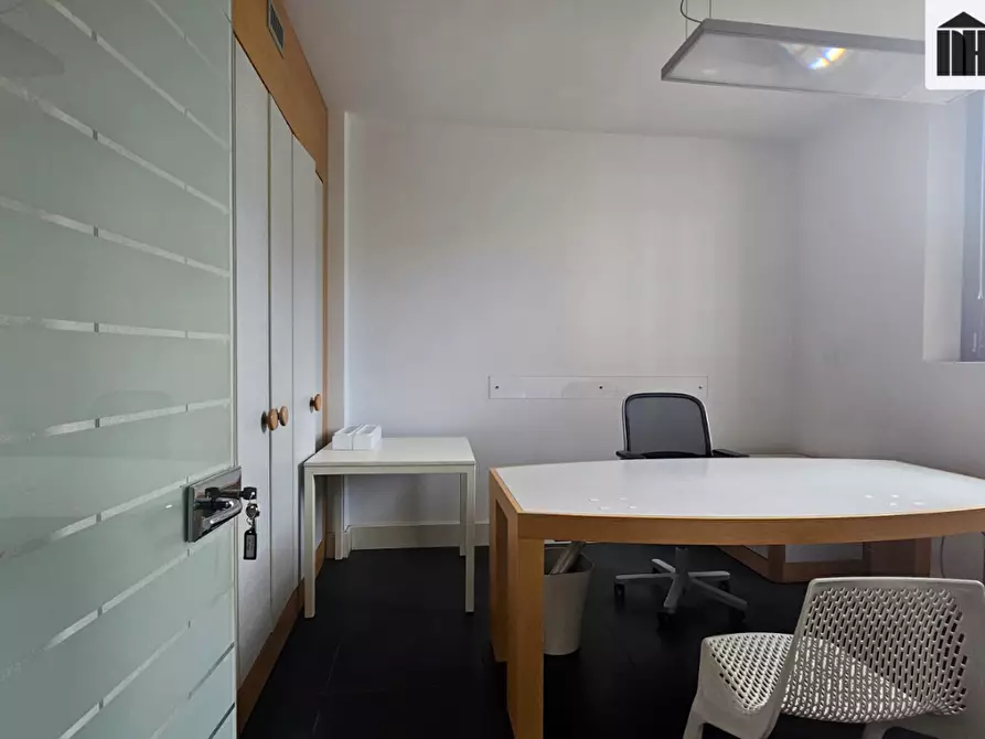 Immagine 9 di Ufficio in vendita  a Santa Croce Sull'arno