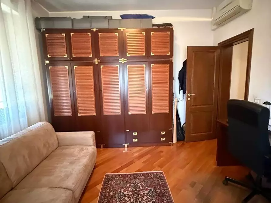 Immagine 24 di Appartamento in vendita  a Massa