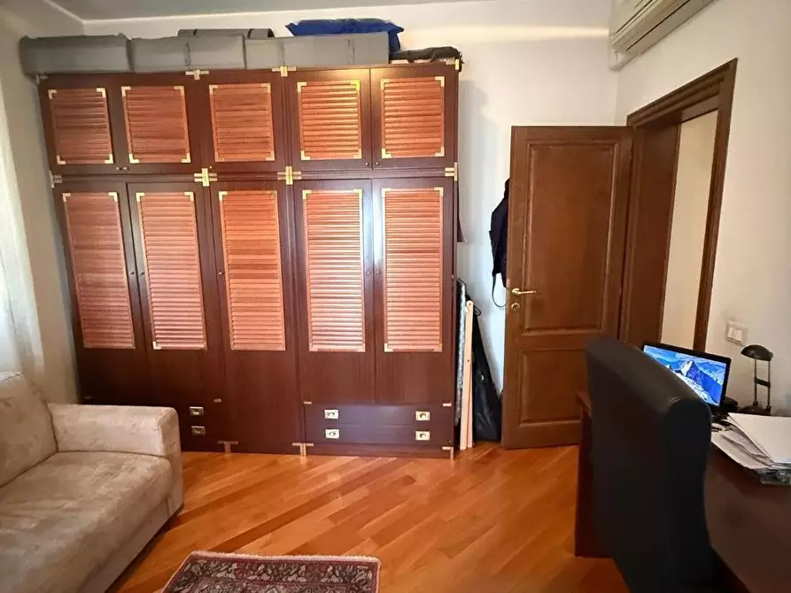 Immagine 29 di Appartamento in vendita  a Massa