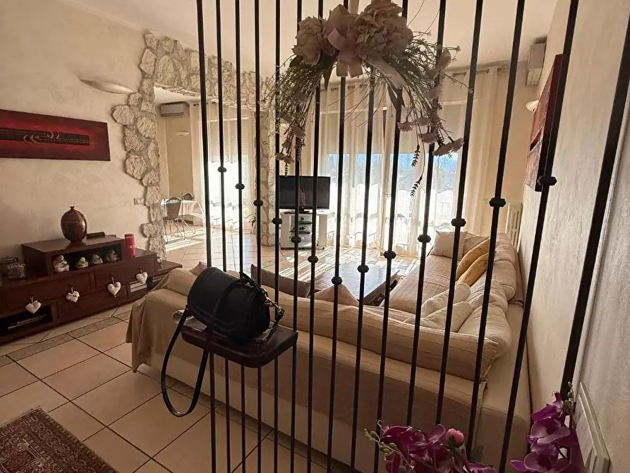 Immagine 3 di Appartamento in vendita  a Massa