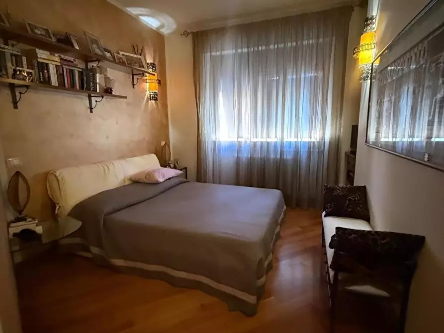 Immagine 37 di Appartamento in vendita  a Massa