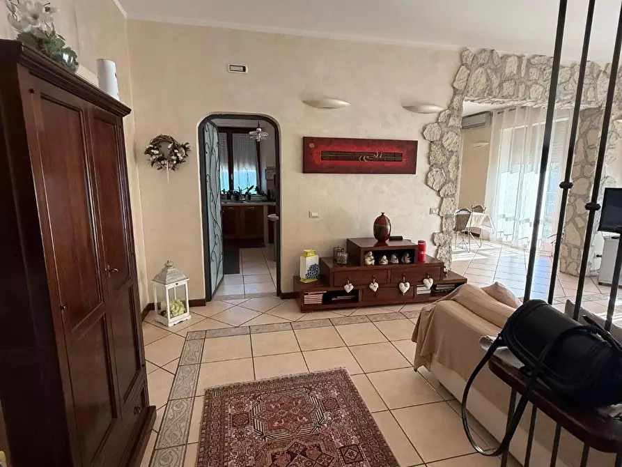 Immagine 2 di Appartamento in vendita  a Massa