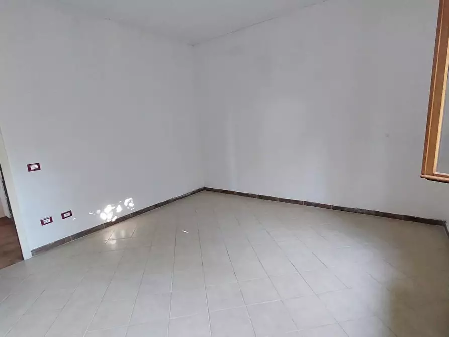 Immagine 11 di Casa bifamiliare in vendita  a Pontedera