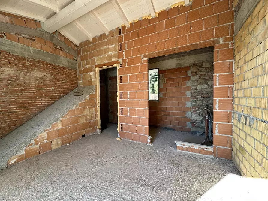 Immagine 9 di Casa bifamiliare in vendita  a Capannori