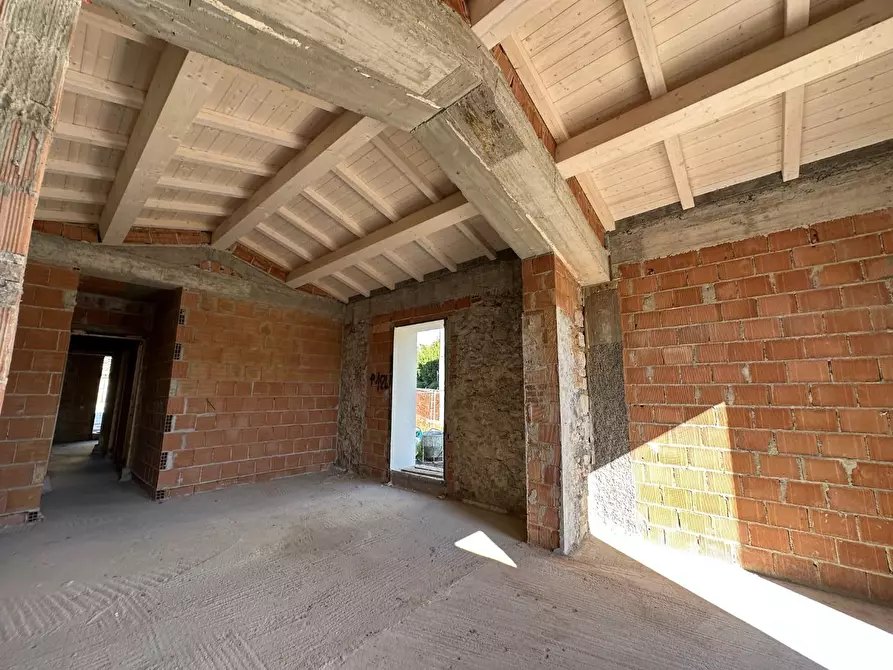 Immagine 6 di Casa bifamiliare in vendita  a Capannori