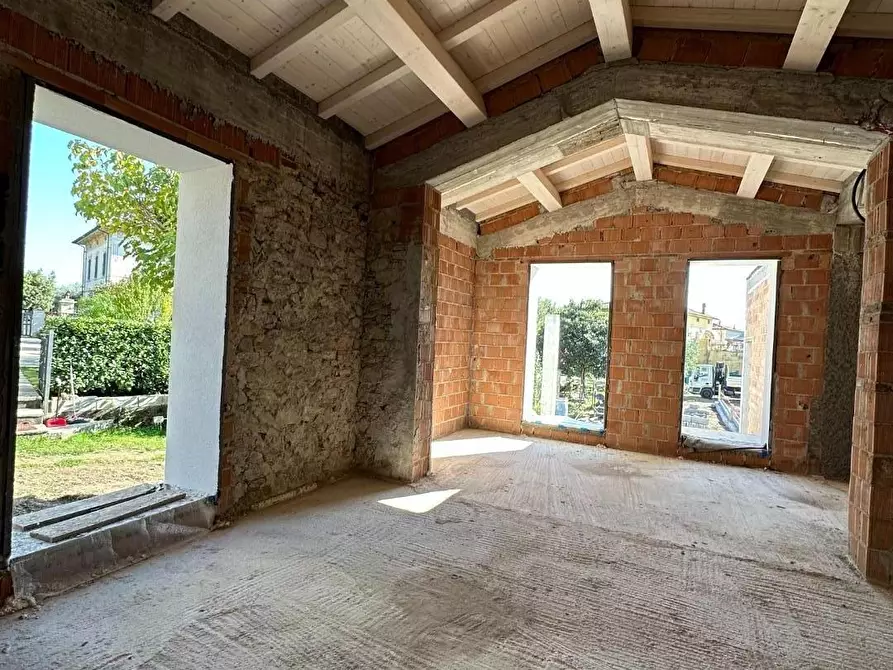 Immagine 7 di Casa bifamiliare in vendita  a Capannori