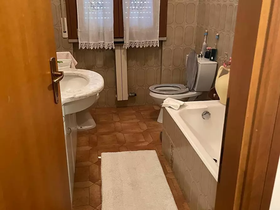 Immagine 8 di Appartamento in vendita  a Carrara