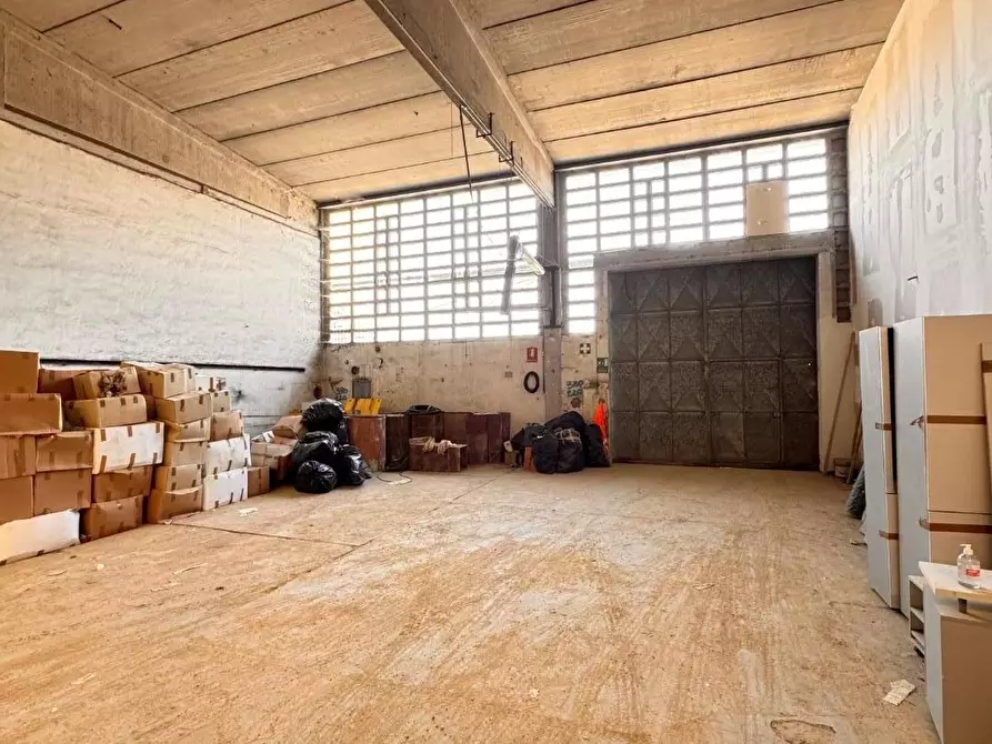 Immagine 2 di Attività artigianale in vendita  a Bientina