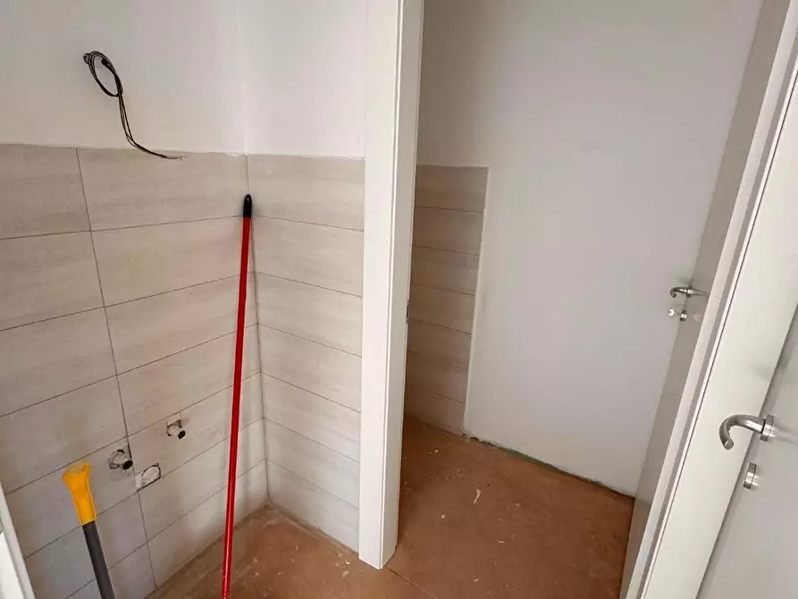 Immagine 9 di Attività artigianale in vendita  a Bientina