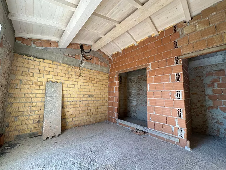 Immagine 11 di Casa bifamiliare in vendita  a Capannori