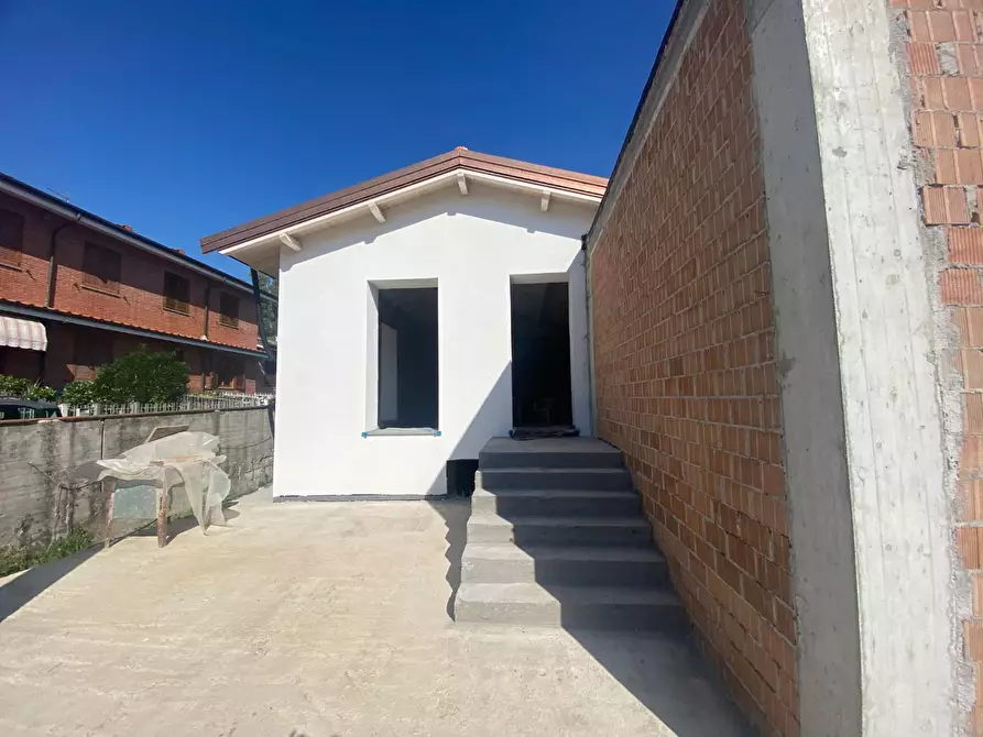 Immagine 11 di Casa bifamiliare in vendita  a Capannori