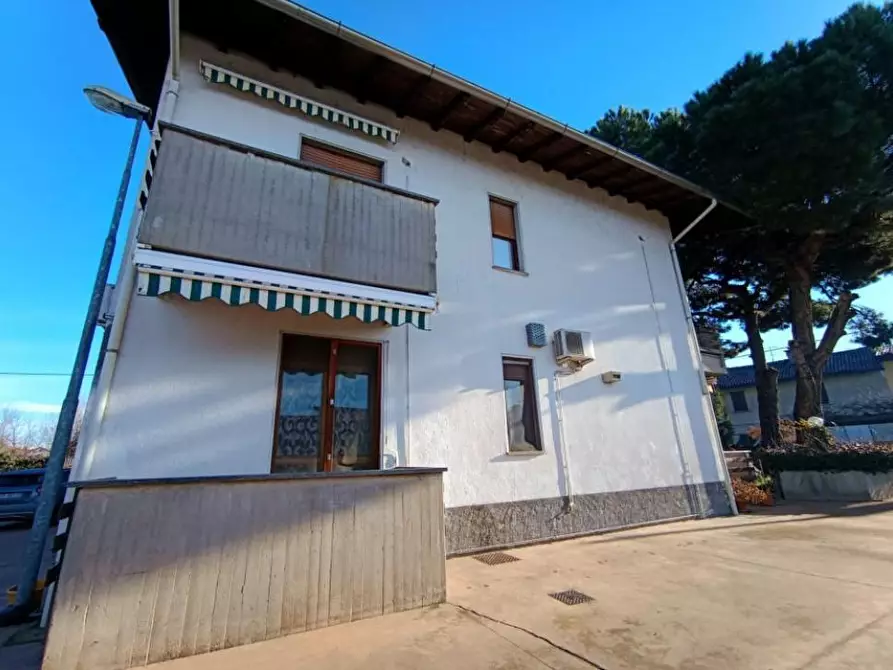 Immagine 2 di Appartamento in vendita  a Robecchetto Con Induno