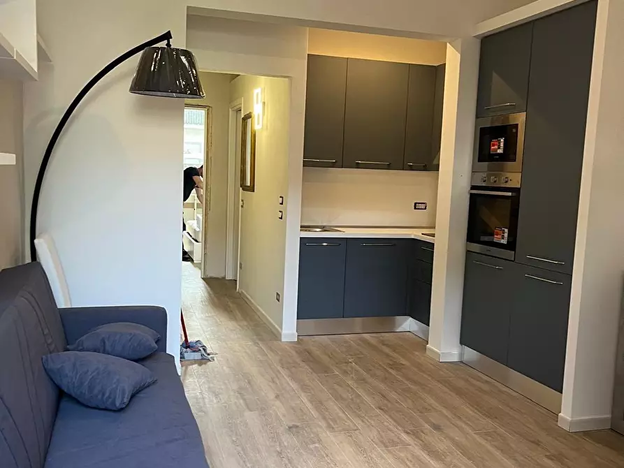 Immagine 8 di Appartamento in vendita  a Viareggio