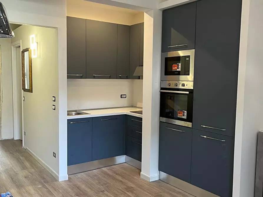 Immagine 14 di Appartamento in vendita  a Viareggio