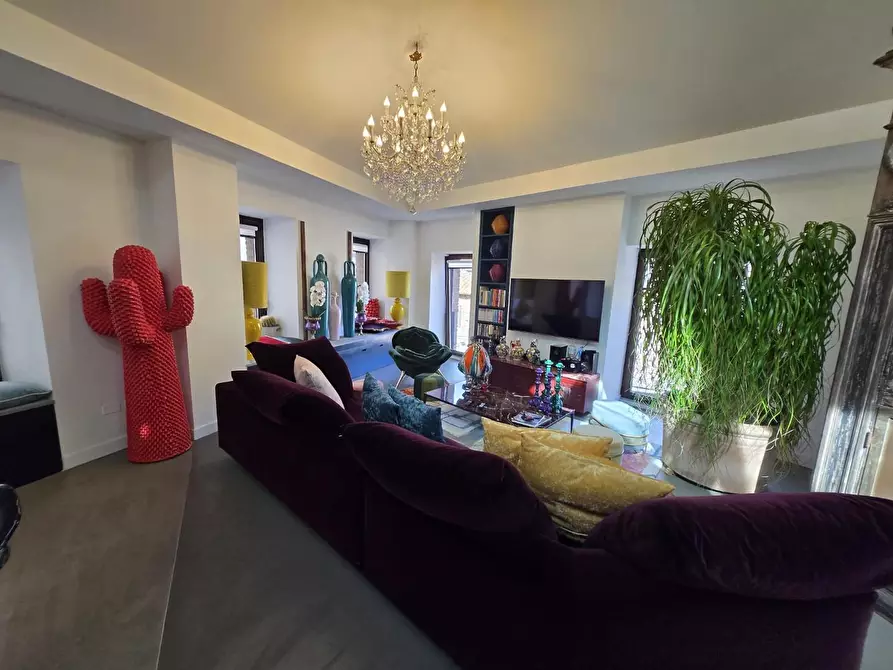 Immagine 14 di Appartamento in vendita  a Siena