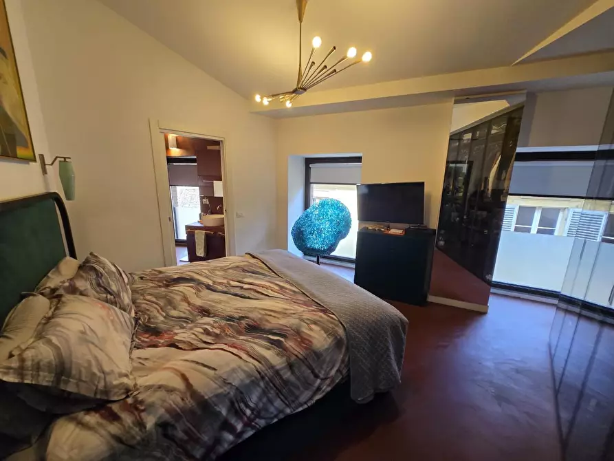 Immagine 25 di Appartamento in vendita  a Siena