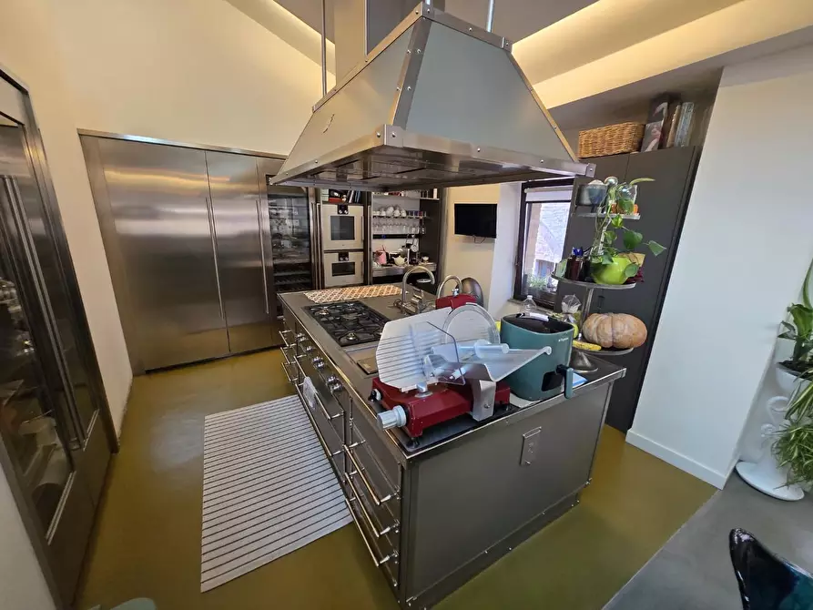 Immagine 12 di Appartamento in vendita  a Siena