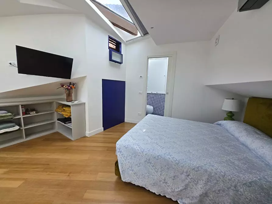 Immagine 36 di Appartamento in vendita  a Siena