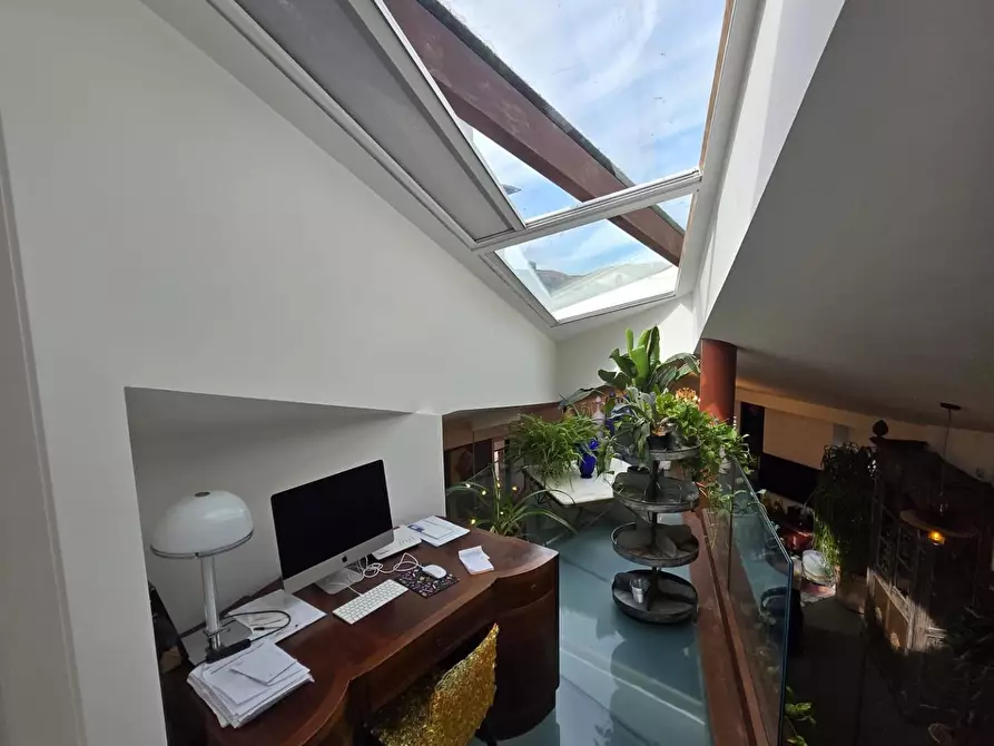 Immagine 11 di Appartamento in vendita  a Siena