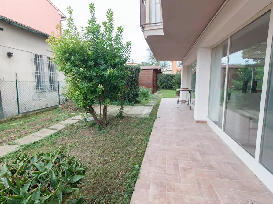 Immagine 30 di Appartamento in vendita  a Pisa