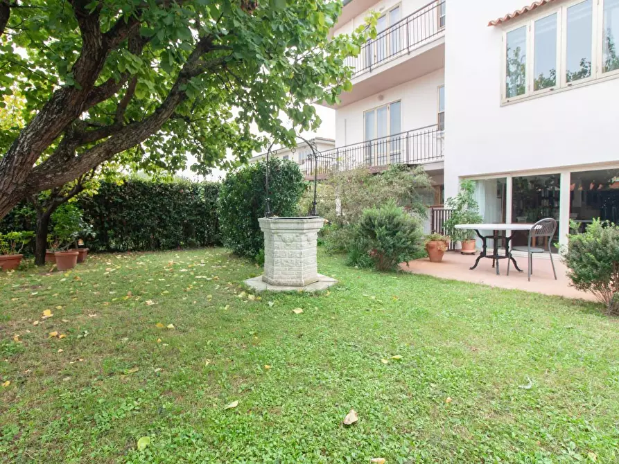 Immagine 33 di Appartamento in vendita  a Pisa