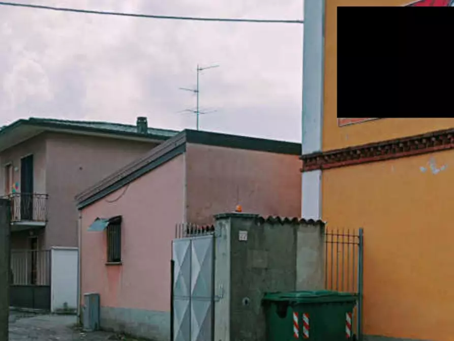 Immagine 4 di Negozio in vendita  a Dairago