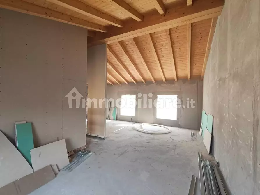 Immagine 7 di Appartamento in vendita  a Lucca