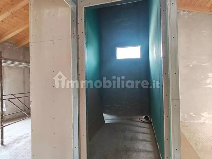 Immagine 10 di Appartamento in vendita  a Lucca