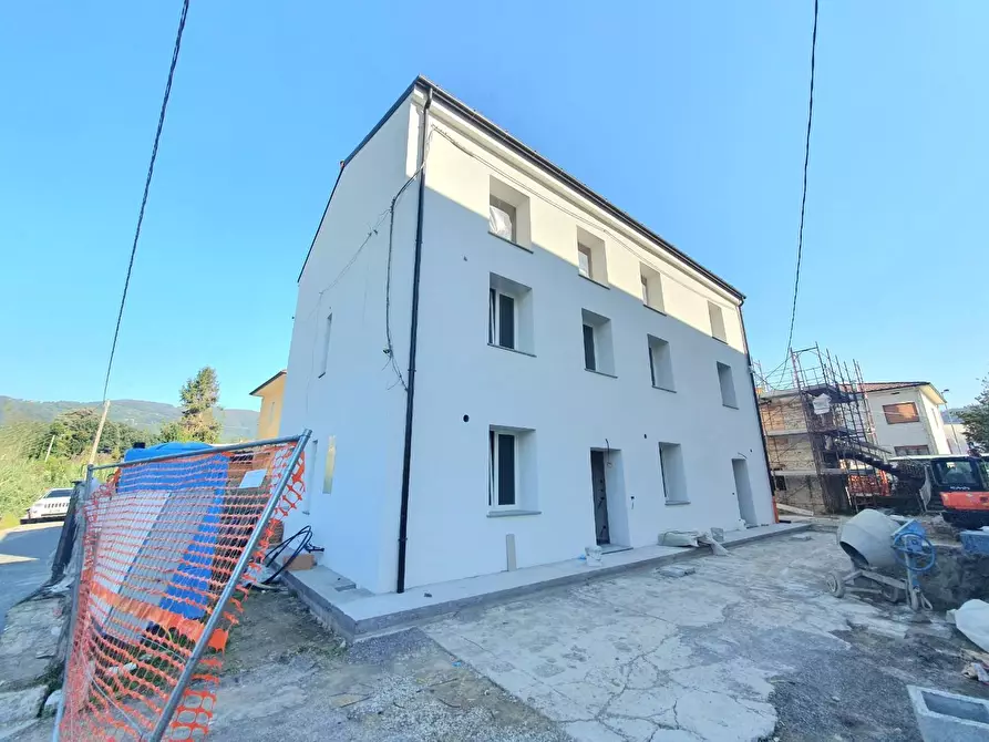 Immagine 15 di Appartamento in vendita  a Lucca