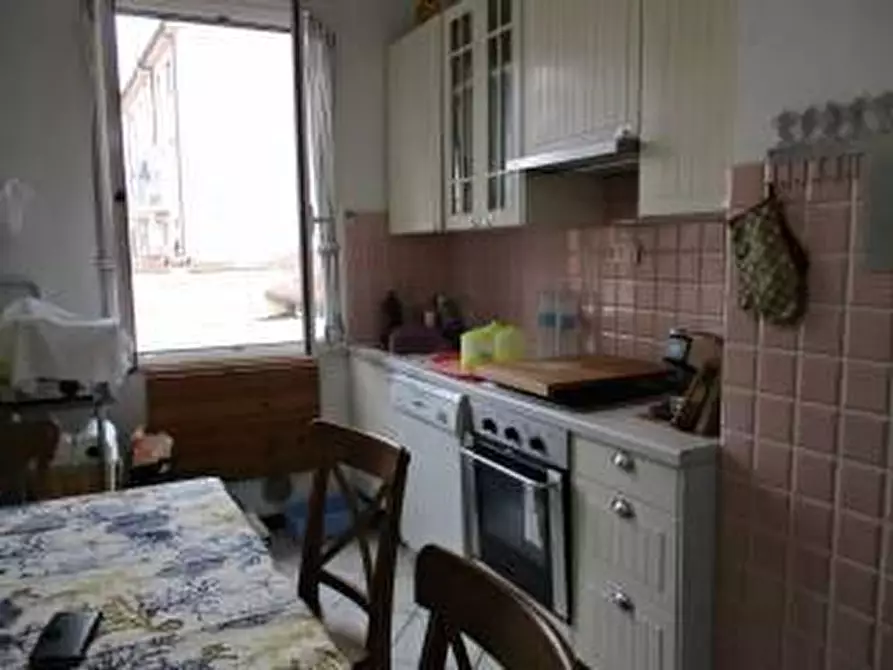 Immagine 11 di Appartamento in vendita  a Viareggio