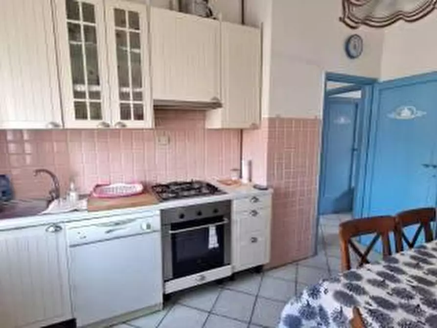 Immagine 5 di Appartamento in vendita  a Viareggio