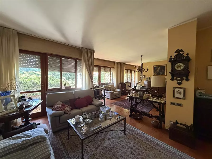 Immagine 1 di Appartamento in vendita  a Massa