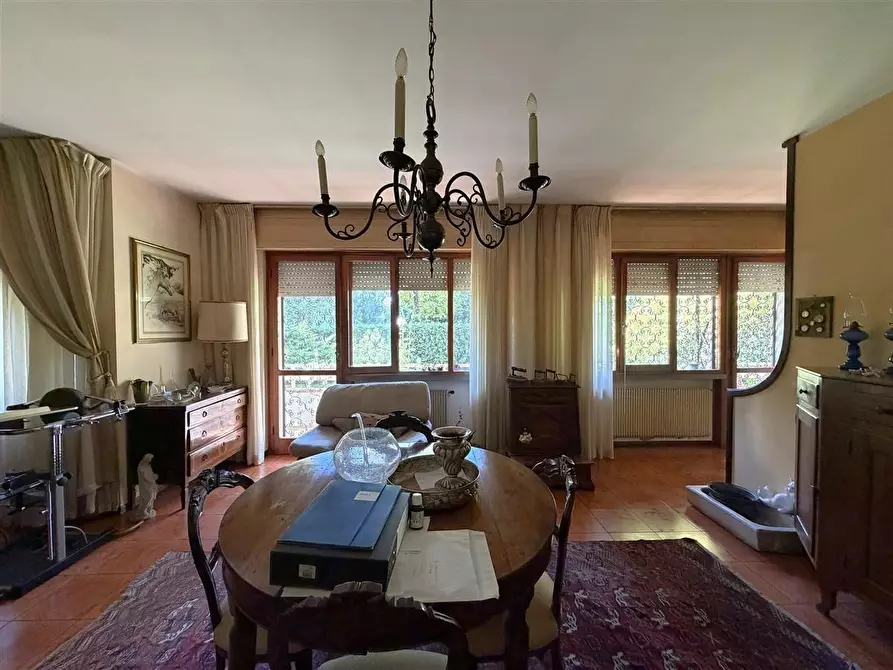 Immagine 3 di Appartamento in vendita  a Massa