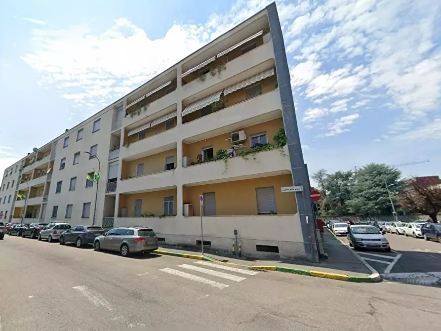 Immagine 2 di Appartamento in vendita  a Legnano
