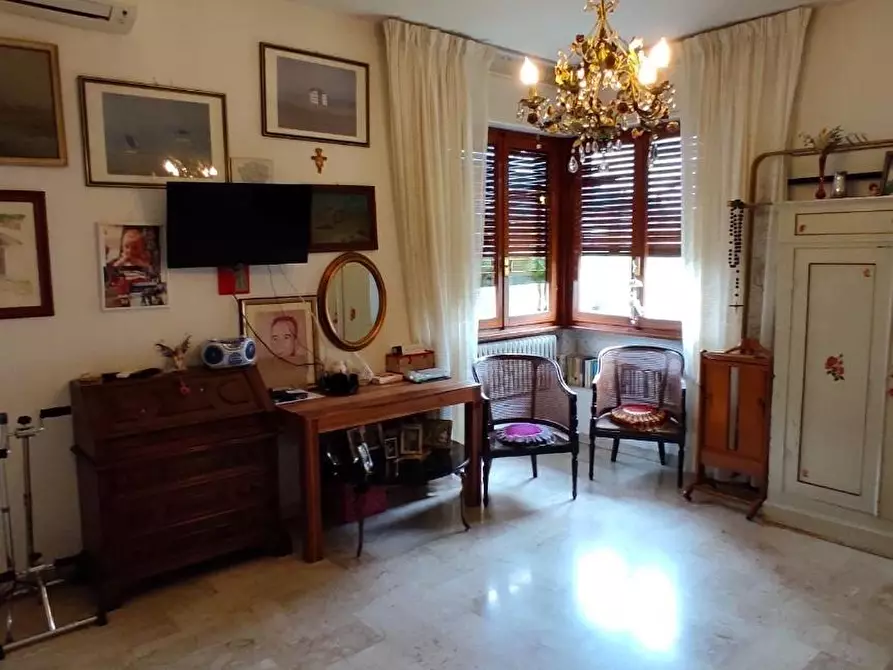 Immagine 10 di Villa in vendita  a Forte Dei Marmi