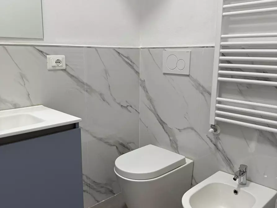 Immagine 10 di Loft/Open space in vendita  a Carrara