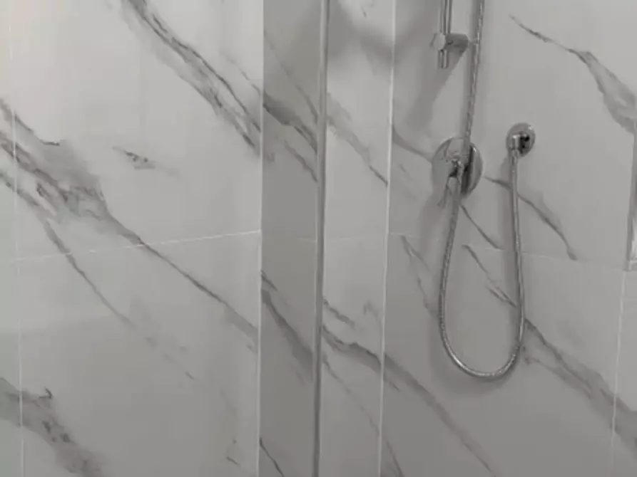 Immagine 13 di Loft/Open space in vendita  a Carrara