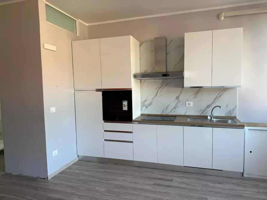 Immagine 5 di Loft/Open space in vendita  a Carrara