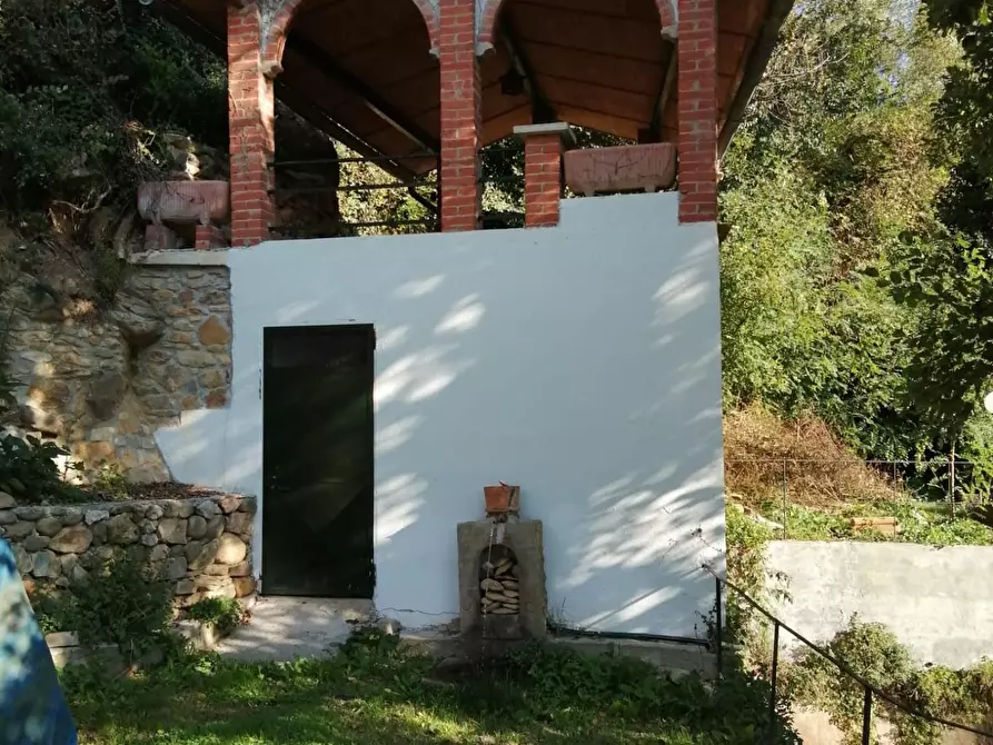 Immagine 2 di Villa in vendita  a Calci