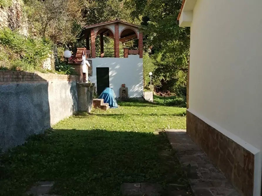 Immagine 4 di Villa in vendita  a Calci