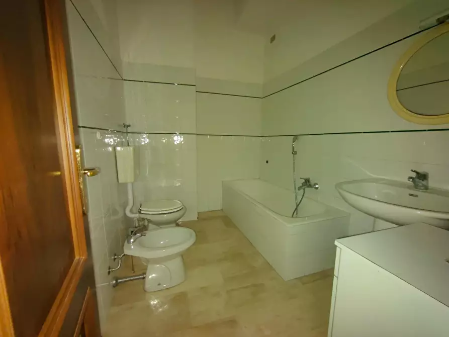 Immagine 32 di Appartamento in vendita  a Chiavari