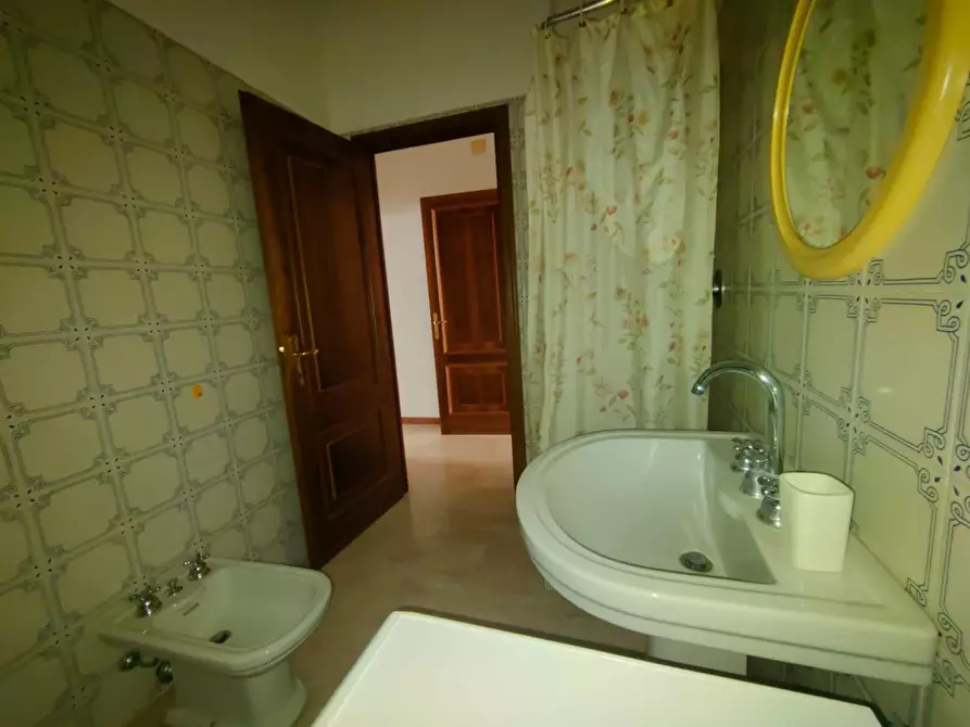 Immagine 39 di Appartamento in vendita  a Chiavari