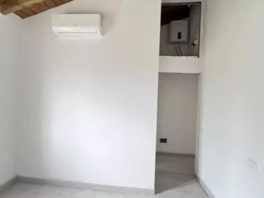 Immagine 38 di Appartamento in vendita  a Colle Di Val D'elsa