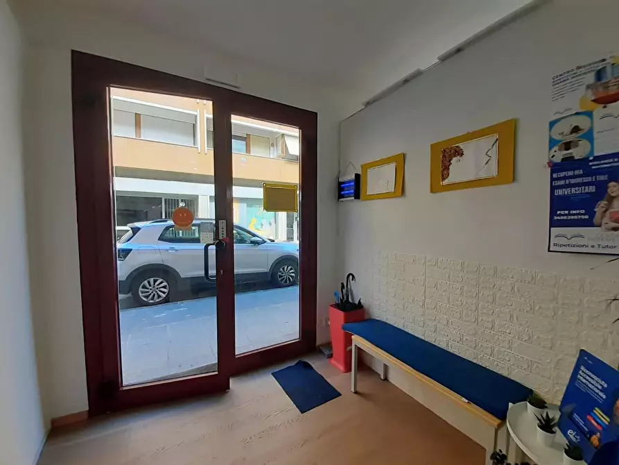 Immagine 3 di Ufficio in affitto  a Pontedera