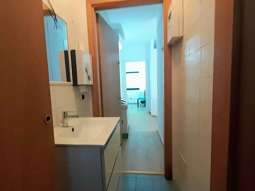 Immagine 11 di Ufficio in affitto  a Pontedera