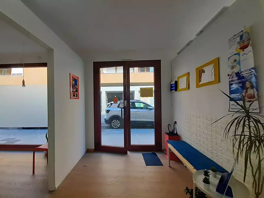 Immagine 2 di Ufficio in affitto  a Pontedera