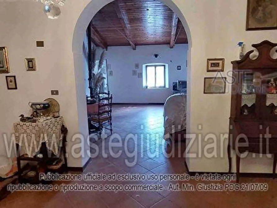 Immagine 2 di Villa in vendita  a Vecchiano