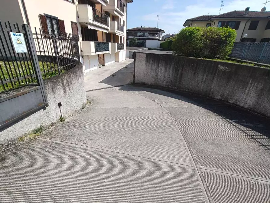 Immagine 4 di Garage in vendita  a San Zenone Al Lambro