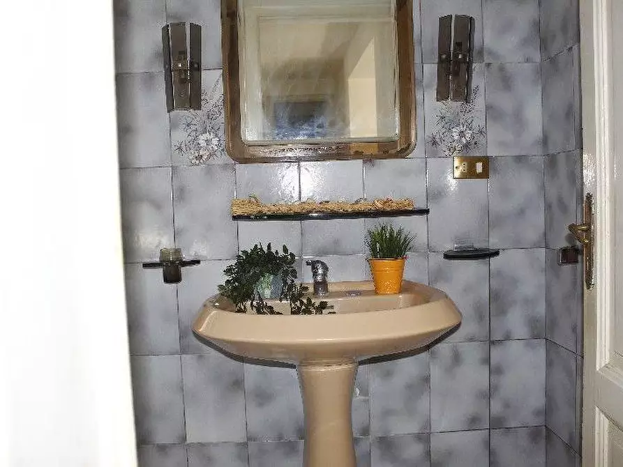 Immagine 11 di Appartamento in vendita  a Rosignano Marittimo